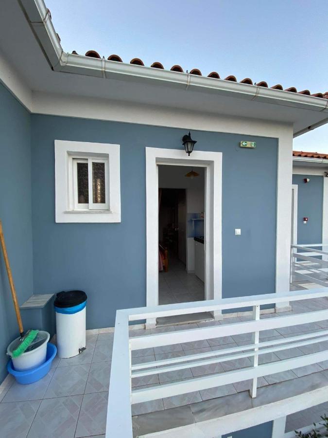 טרגקי Stelios Studios מראה חיצוני תמונה